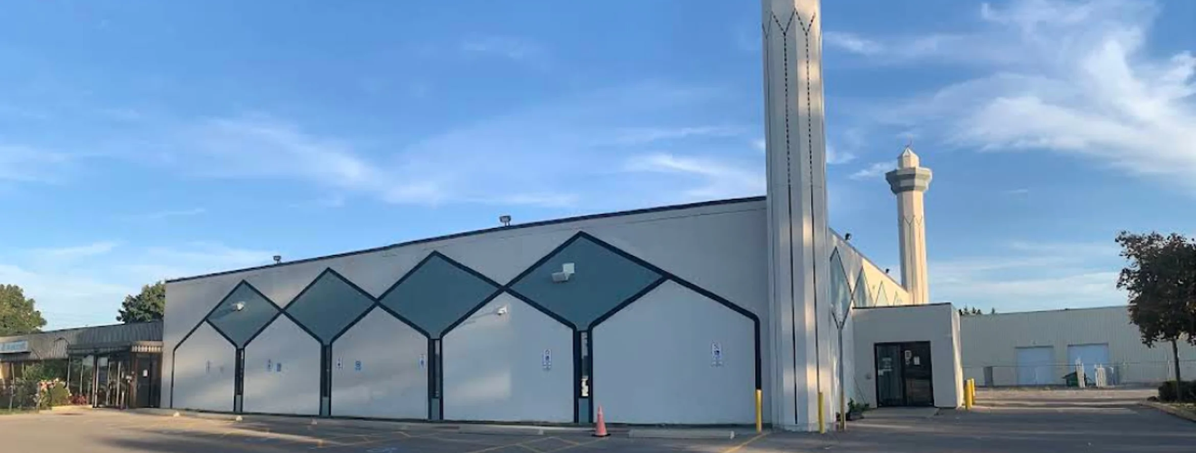 Exterior view of Islamic Centre of Southwest Ontario London building